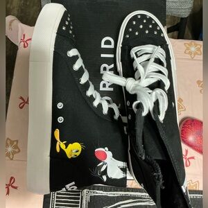 4D Looney Tunes Sneakers.
